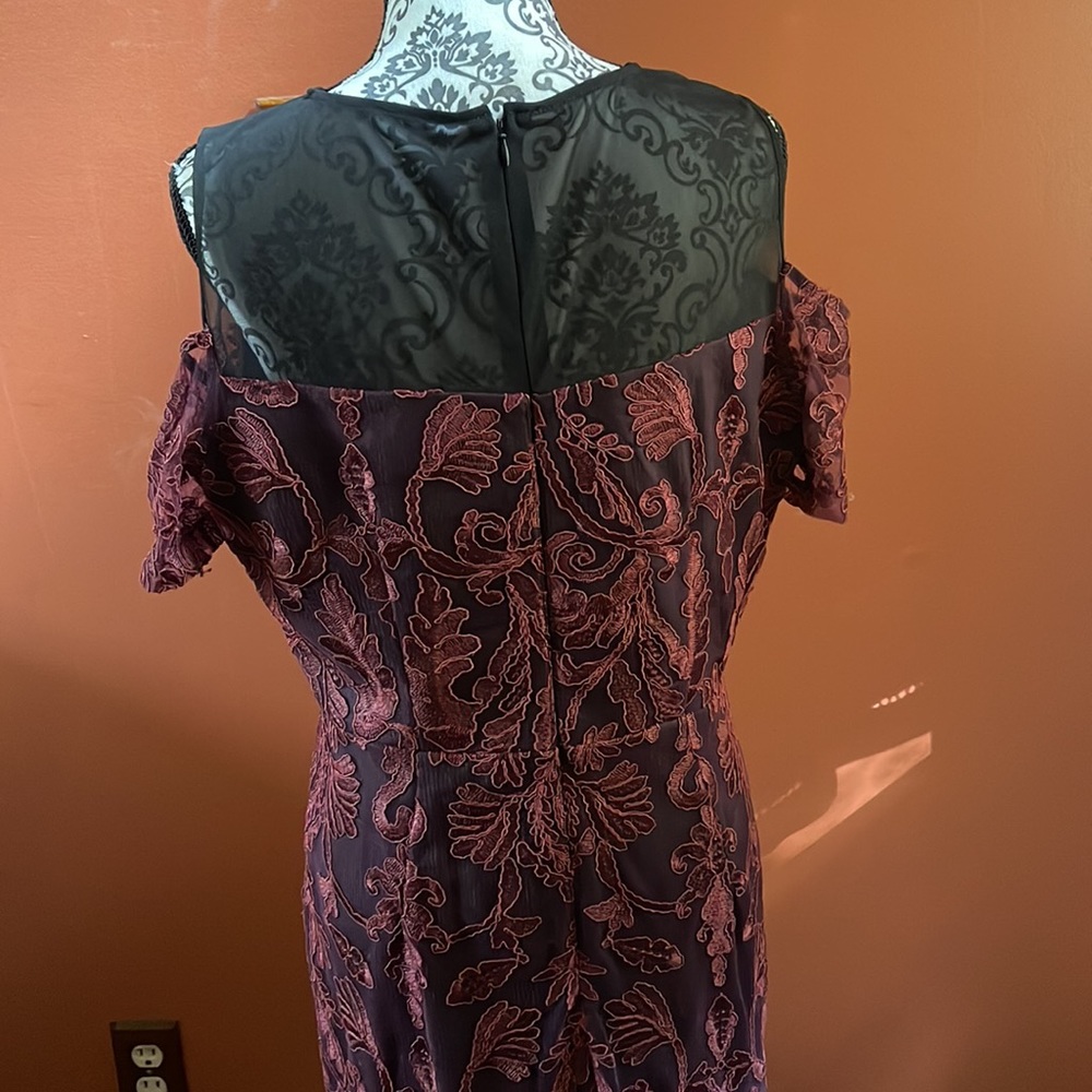Women formal evening dress. Burgundy and black. - Picture 4 of 6